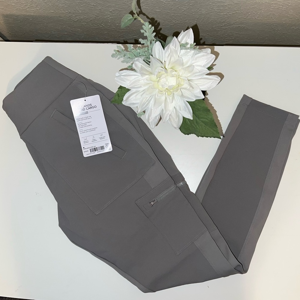 Athleta Headlands Hybrid Cargo Pant Size 4 NWT